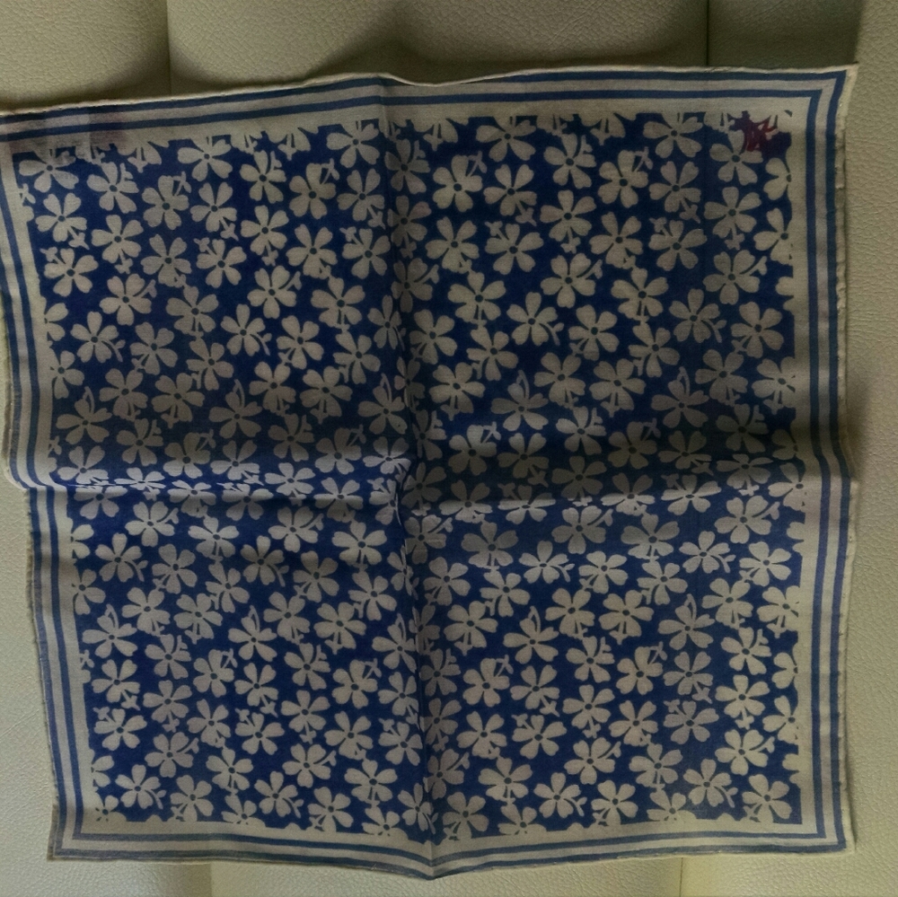 Isaia handkerchief